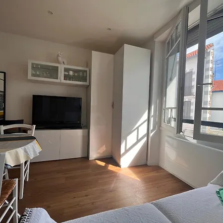 Appartement Lumineux 1 Chambre Au Coeur De Saint-Jean-De-Luz, Proche Plage Et Halles - Fr-1-239-890 Exterior photo